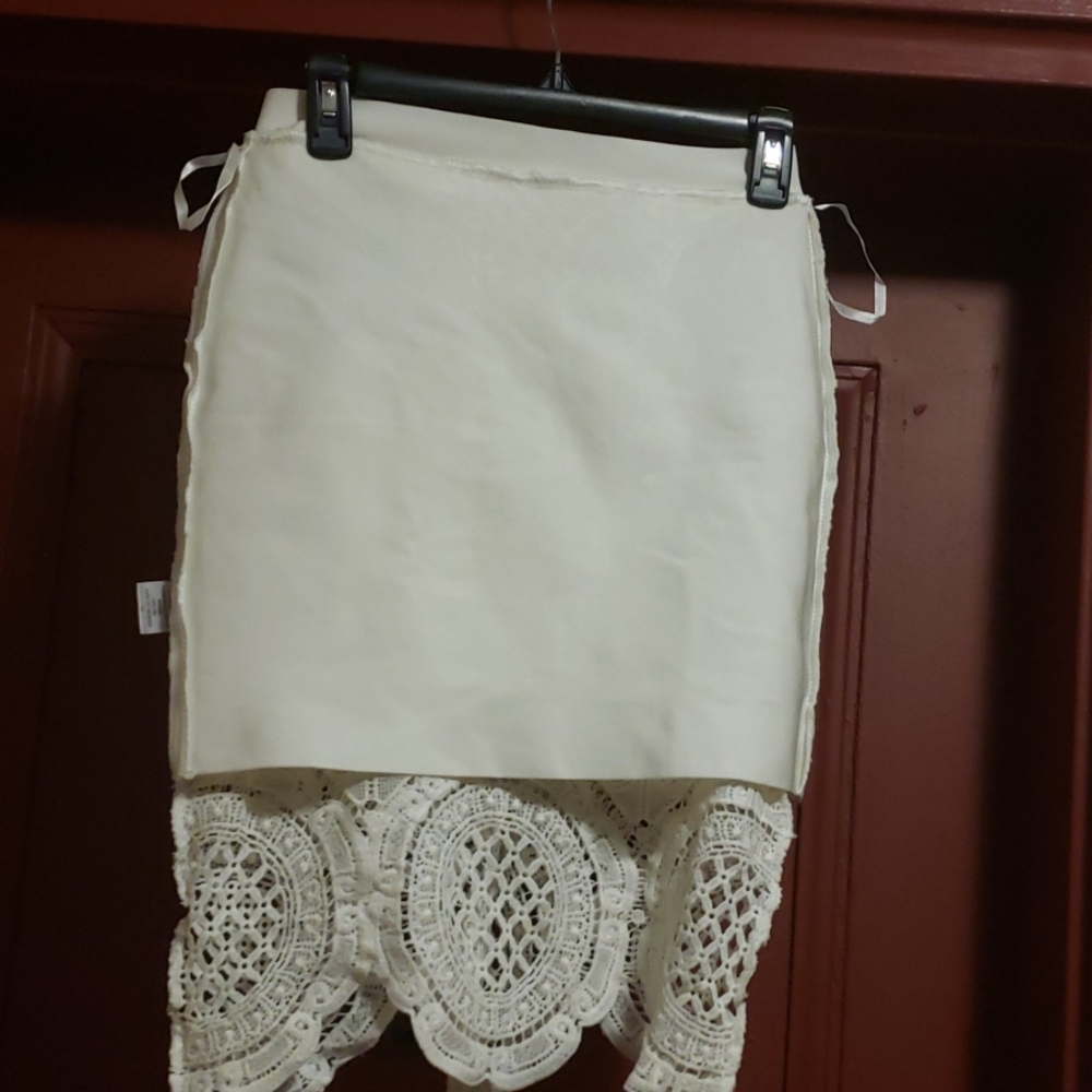 BWCLOSET EMBROIDERY  STRETCH WHITE SHIRT - Picture 8 of 8